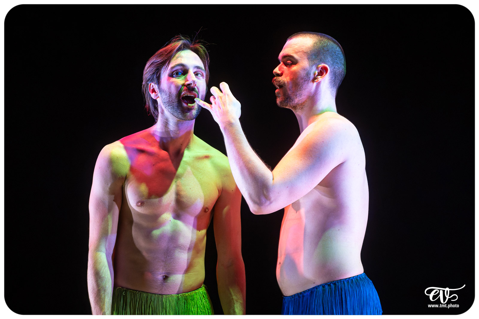 A4 (COMME LA FEUILLE) CIE CHICOS MAMBO